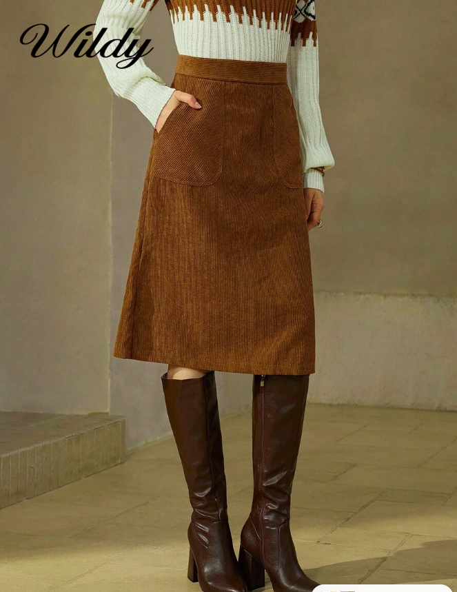LUNE Slant Pocket Corduroy Skirt